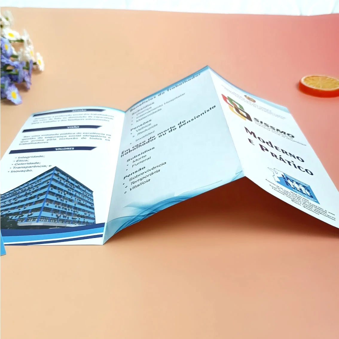 High quality custom flyer poster printing waterproof advertising brochure folding booklet printing